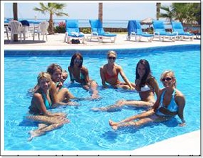 20071009-arizona-caridnals-cheerleaders-loreto-bay-pool